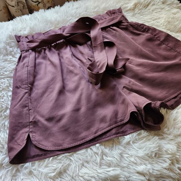 Express High Rise Shorts Women's Size Medium Extreme Ruffle Waist Pockets, Brown - Picture 1 of 6